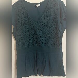 MAURICES Vistas Solid Lace Peplum Top (SIZE 1X)